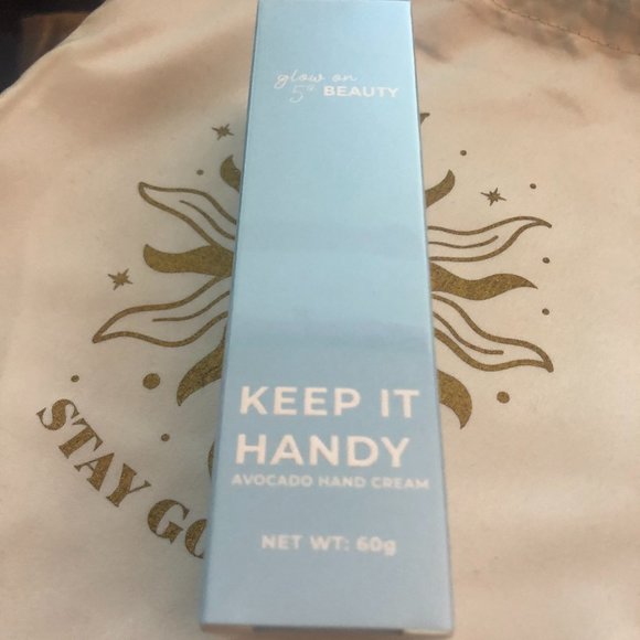 GLOW ON 5TH Beauty KEEP IT HANDY  in Avocado - Picture 2 of 5